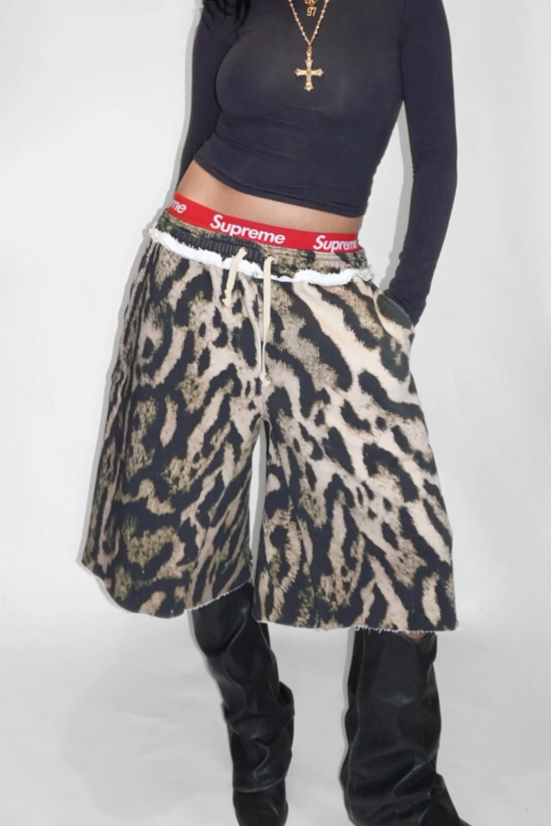 THE LEOPARD UNDERWEAR SHORTS 03 - Image 4